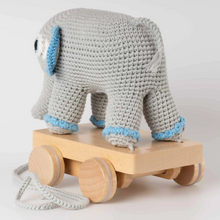 Lade das Bild in den Galerie-Viewer, Gehäkeltes Nachziehtier Elefant JUMBO gehäkelt Blau SindiBaba P257
