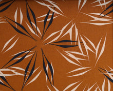 Cargar imagen en el visor de la galería, EUR 13,90/m Viskose-Leinen Stoffe abstrakte Blüten, zwei Farben, in Natur oder Rost 0,50mx1,40m Art 3135
