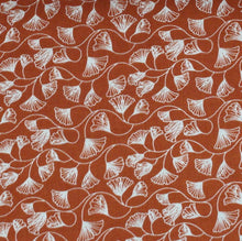 Cargar imagen en el visor de la galería, Musselin, Double Gauze mit Cretonne Blätter und passende Unistoffe zum kombinieren 0,50m Art 3139
