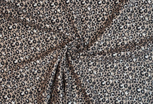 Lade das Bild in den Galerie-Viewer, EUR 14,90/m Musselin, Double Gauze mit Leoparden-Print in Beige Hellgrau und Taupe 0,50mx1,50m Art 3052

