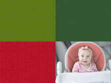 Cargar imagen en el visor de la galería, EUR 13.90/m Beschichtete Baumwolle, Weihnachtsfarben, Wachstuch mit Mini Punkte in Dunkelgrün, Grün und Rot  0,50mx1,48m Art 3300
